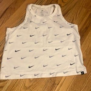 Nike Cropped Workout Tank - Medium